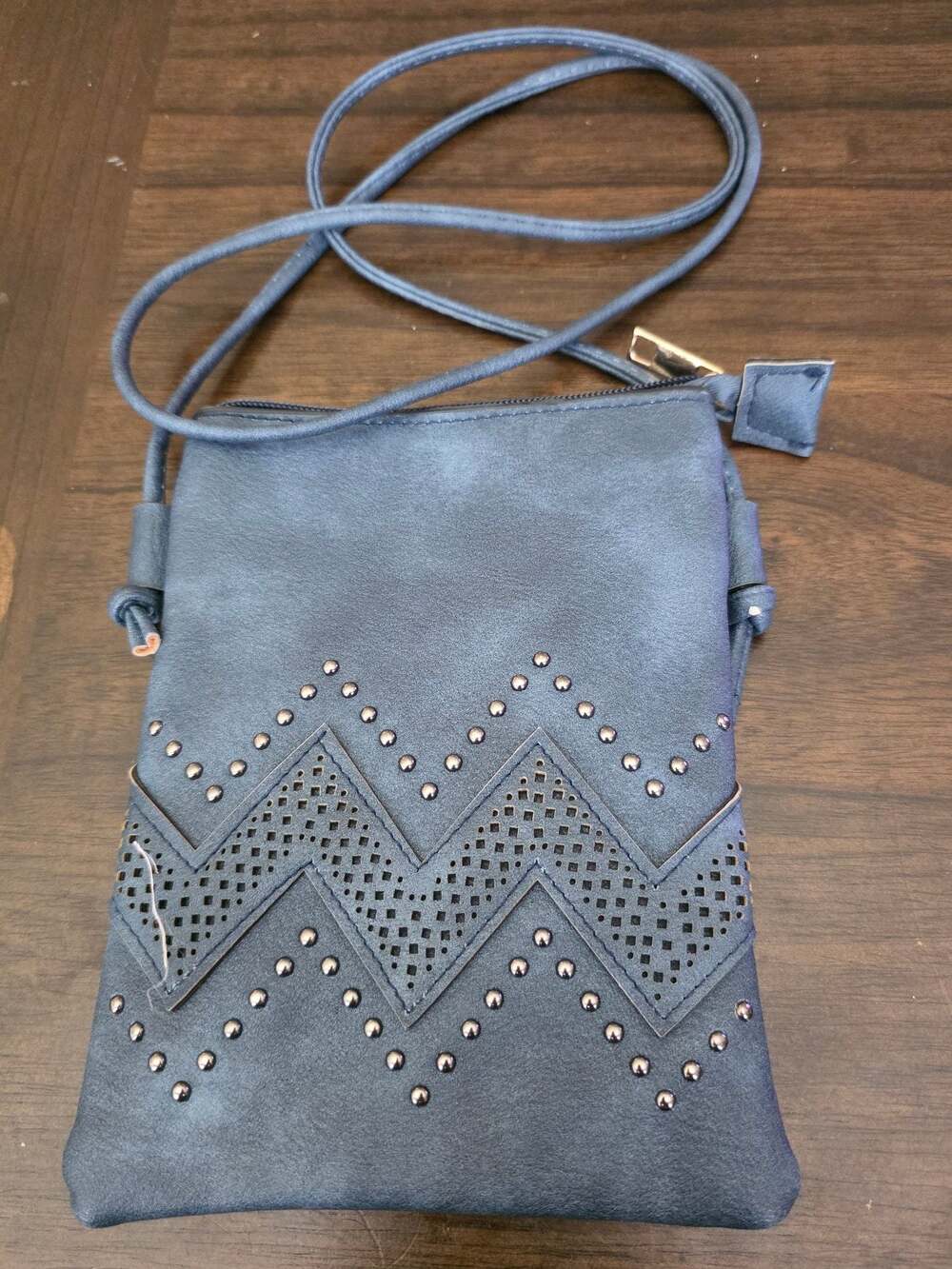 styleBREAKER Mini Crossbody Bag with Zigzag Cutout and Studs